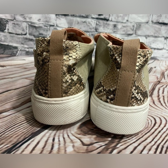 Hey Dude Peyton Shoes Women's 9 Metallic Brown Snake Embossed Slip On Sneakers - Picture 4 of 13